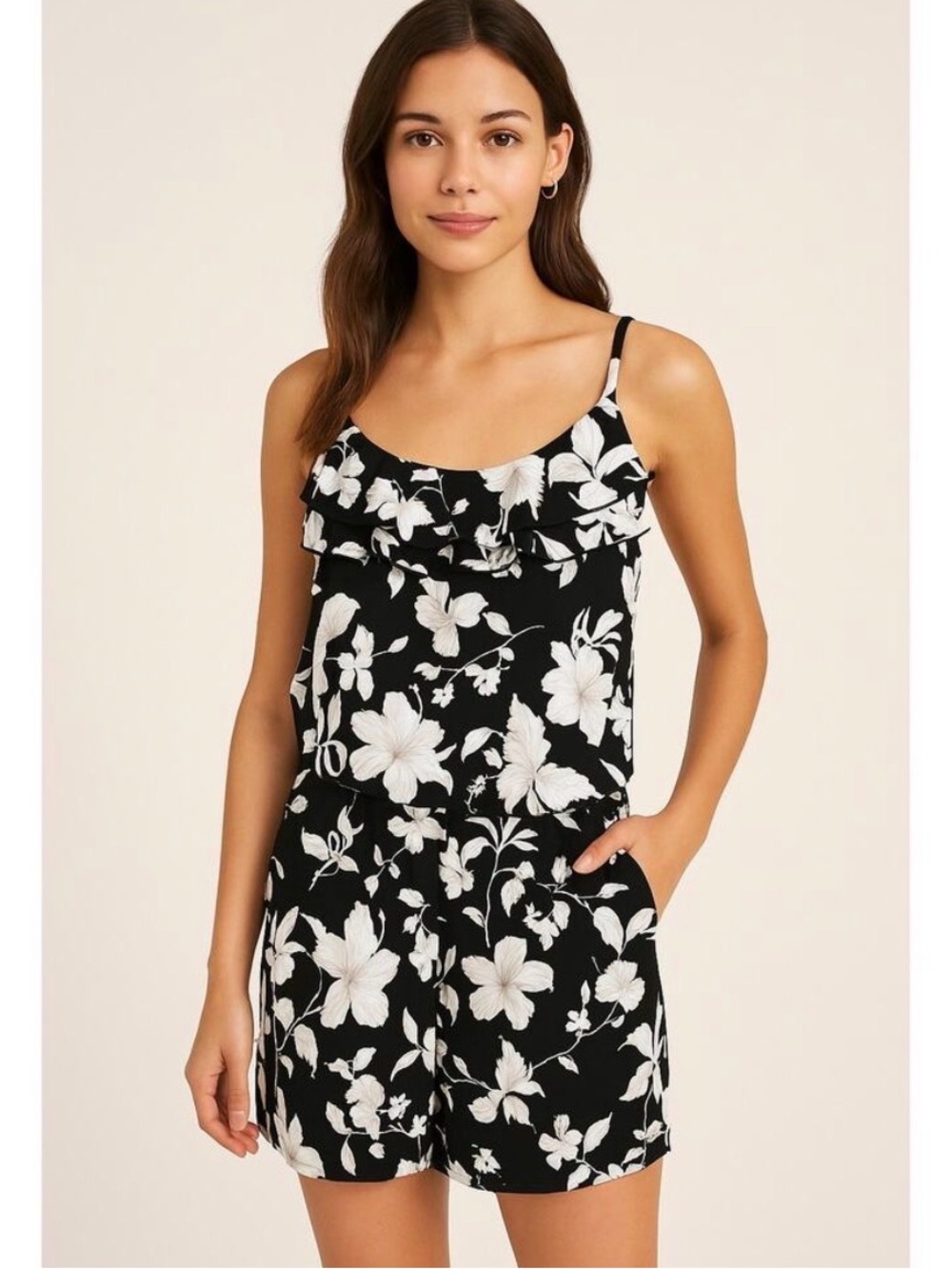 White House Black Market Black White Floral Ruffle Romper Size 6